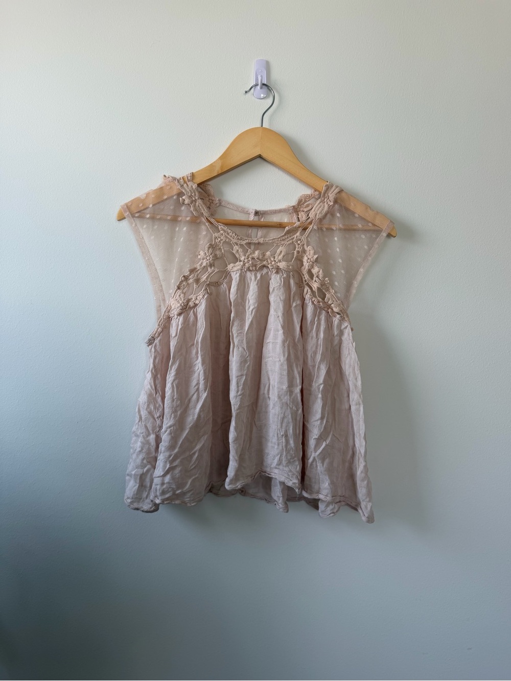 Forever 21 Beige Lace & Mesh Sleeveless Camisole